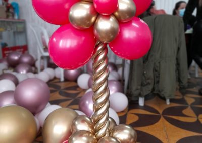 bouquet de globo-centros de mesa de globo-decoracion con globos-taller de bouquets de globos-taller presencial-taller virtual-academia de manualidades-manos expresivas-decoraciones bogota