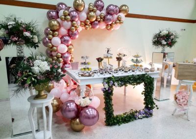 decoracion de boda-globos organicos-flores de papel-flores naturales-decoracion con flores naturales-decoracion con flores de papel-eventos-manos expresivas-academia de manualidades